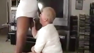 Λευκό γιαγιά γιαγιά γιαγιά κάνει μια καλή πίπα μαύρος ψωλή σεξ βίντεο ερασιτεχνικό