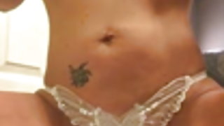 Καυλωμένη μαμά και παιδί πορνό γυναίκα βόλτες με την σε σέξι εσώρουχα θηλυκό εκσπερμάτωση πορνό βίντεο