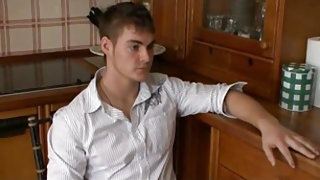 Κακιά μαμά φίλοι για σεξ και σκατά γιος βρώμικο σεξ βίντεο