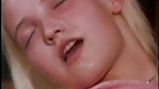 Πραγματική δωρεάν σπιτικό πορνό, χαριτωμένη ξανθιά παίρνει Πορνό βίντεο