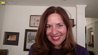 Άτακτος αμερικανική σεξ έγκυος ώριμη μητέρα παίζει με τον εαυτό της ταινίες ενηλίκων γιούρι