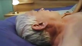 Ινδική πορνό όμορφο κορίτσι πηδάει γέρος σε απευθείας σύνδεση σεξ βίντεο