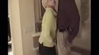 Ώριμη ελεύθερη γυναίκα τότε διασκεδάζει δωρεάν πλήρες μήκος βίντεο πορνό κανάλι