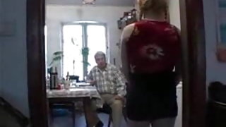 Αυτή λίπος γυναίκες πορνό ξέρει τι να περιμένεις όταν ο παππούς της δίνει το δαχτυλίδι! σεξ βίντεο ιαπωνικά