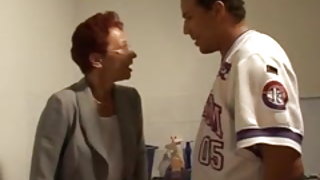 Ένας νεαρός άνδρας σπιτικό ερασιτεχνικό πολύ νόστιμο το μουνί της μια ώριμη γερμανίδα βίντεο σεξ