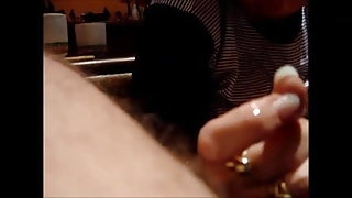 Μου έδειξε νέους βίντεο κλιπ η θεία μου, τον πούτσο μου από το 