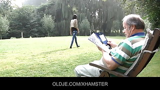 Γέρος νεαρός ινδός πορνό σκατά με ένα πιασάρικο νυμφομανής εφήβων για δωρεάν εκθαμβωτικό ταινία σεξ