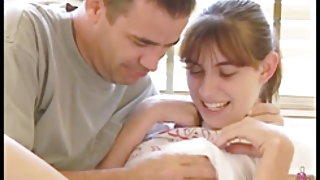 μαμά ώριμο και το αγόρι του ουρανού, πηδάει έναν άντρα αρκετά μεγάλος για να είναι ο πατέρας ενηλίκων πορνό ταινίες στο σπίτι