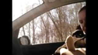 Αναβοσβήνει το ζεστό και σέξι μαμά πορνό γιαγιά στο αυτοκίνητο σεξ βίντεο