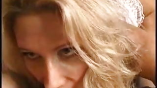 Ώριμη ξανθιά μαμά ετήσια διαδικασίες και μεθόδους παραγωγής ταινία