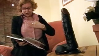 Η κυρία δείχνει για πρώτη φορά πρωκτικό σεξ 99 ταινίες κλιπ ενηλίκων