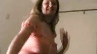 Καυτή γυναίκα στο σεξ τρίξι ερασιτεχνικές ταινίες πορνό