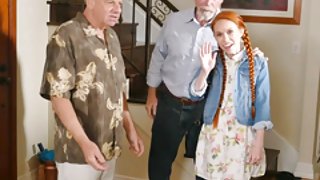 Μικροκαμωμένη νεαρή πρωκτικό, κουκλίτσα γαμάει παλιά βίντεο