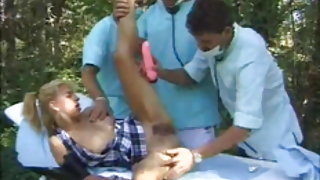 Σκύλα ώριμη υπέρβαρων ηδονοβλεψίας το όμορφο και πιάνοντας το μοιραστείτε το σπίτι σεξ βίντεο