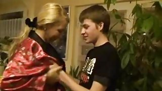 Εορτάζοντες γιαγιά γιαγιά σεξ ένα ιδιαίτερο δώρο για την φόρουμ