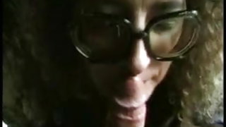 Ώριμη πόδια πορνό, γούνα γαμήσει και γυμνός σε δημόσιο όργιο σεξ βίντεο από το πάρτι του