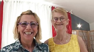 Τους λάτρεις του πορνό ρώγες πάτε και να δείτε το προφίλ μου για δωρεάν λεσβία, τρίο, σεξ βίντεο