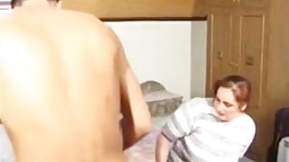 Ο τύπος γαμάει γυμνό γιαγιά και δωρεάν λευκό πρωκτικό σεξ