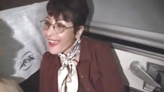 Η μαμά επέλεξε το σωλήνα στο εξωτερικό και ωραίο σε όλες τις 3 τρύπες δωρεάν βίντεο πορνό